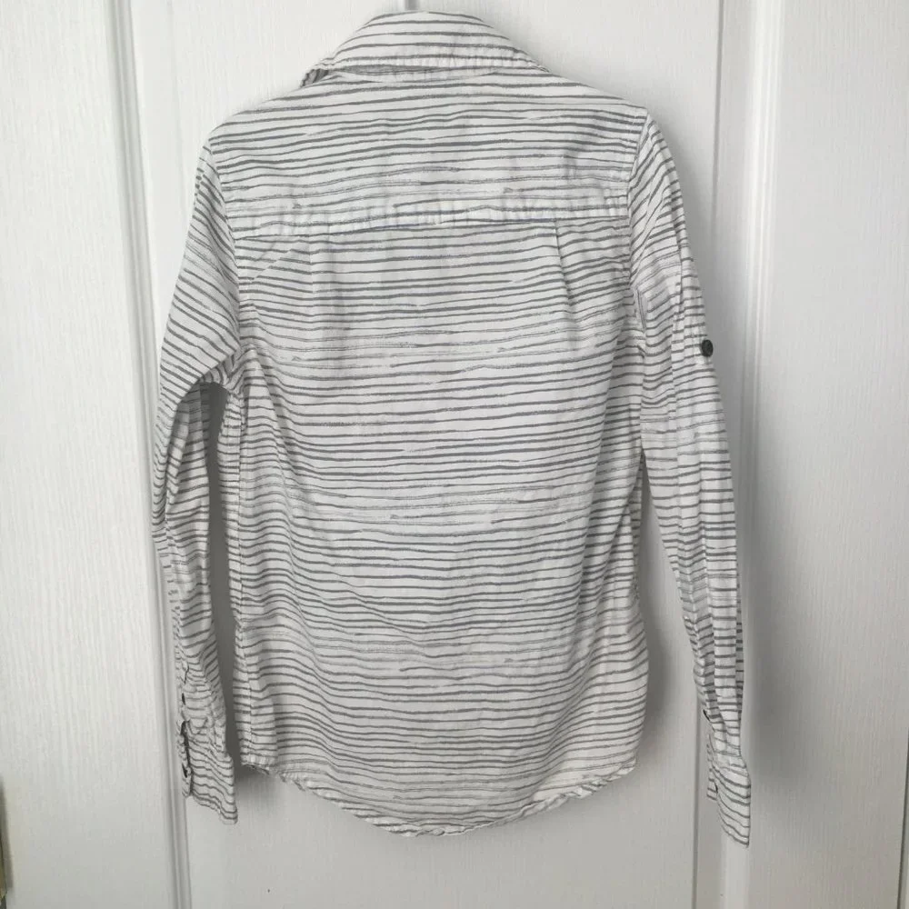 The Children's Place Button Down Shirt Boys Size S 5/6 White Gray Stripes